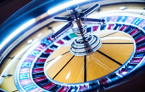 Live-dealer blackjack table in Free Play mode with play-money wagering on jaya805